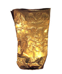 金製ガゼル装飾杯