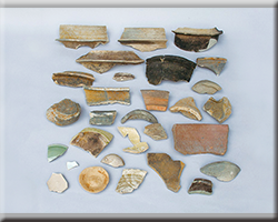中世の渡辺津推定地で出土した土器・陶磁器と瓦